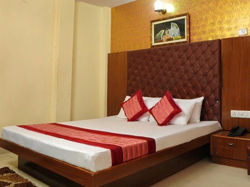 Hotel Snow White Deluxe 2*