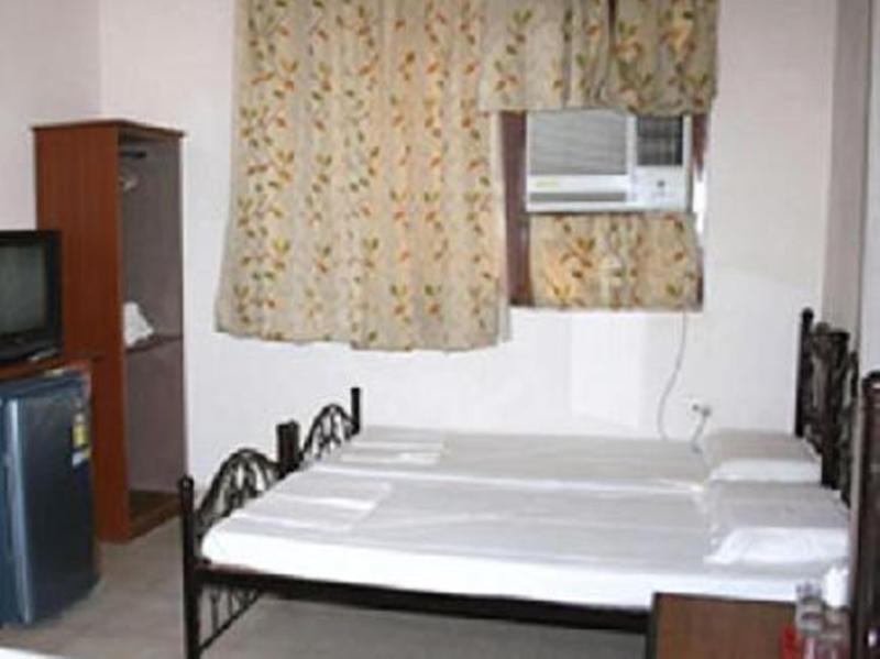 Snow White Deluxe 2* New Delhi